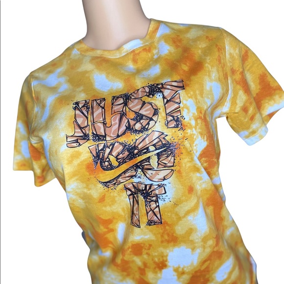 Shirts - Picture 3 of 4